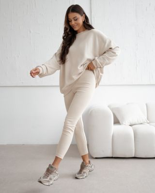 𝐁𝐄𝐒𝐓𝐒𝐄𝐋𝐋𝐄𝐑⭐Komplety Granada složené z oversize mikiny a žebrovaných legín máme nově ve světle béžové, karamelové a merlot...